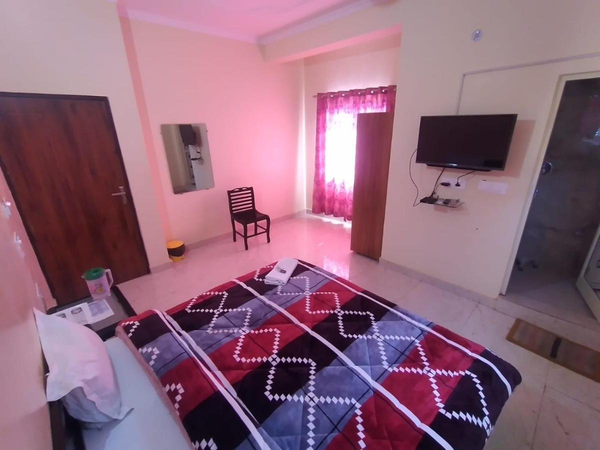 Hotel Govind Palace Rishikesh Bagian luar foto